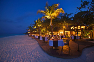 resort-maldives-wooden-restaurant-floor-Scenic-Holiday-Retreats-in-Kanuhura-Resort